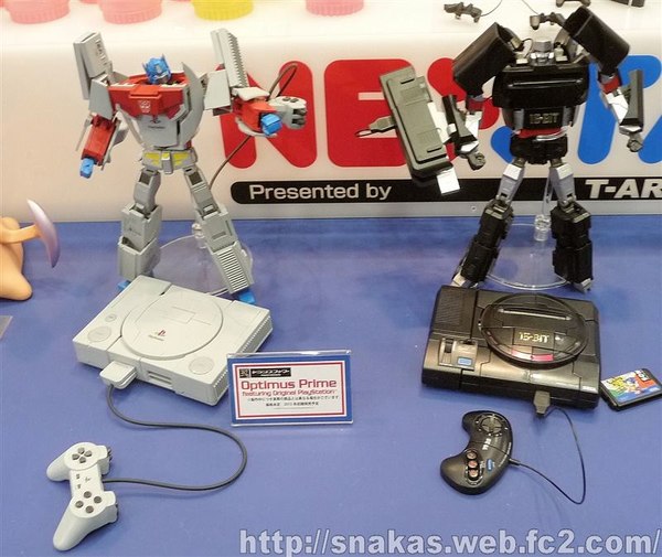 Japan Model Hobby Show   T Arts PlayStation Optimus Prime, AOE Optimus Prime DMK, Kotobukiya D Style, More  (5 of 34)